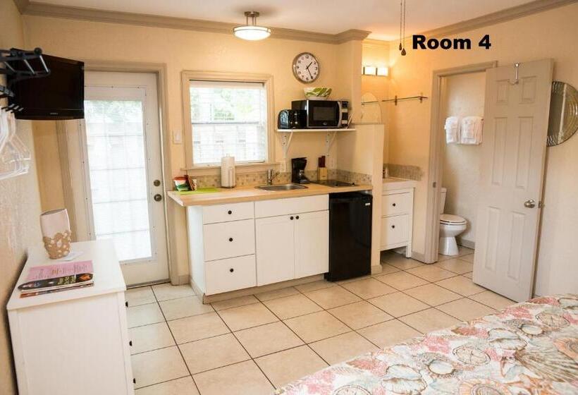 فندق على الطريق Haley S At The Anna Maria Island Inn