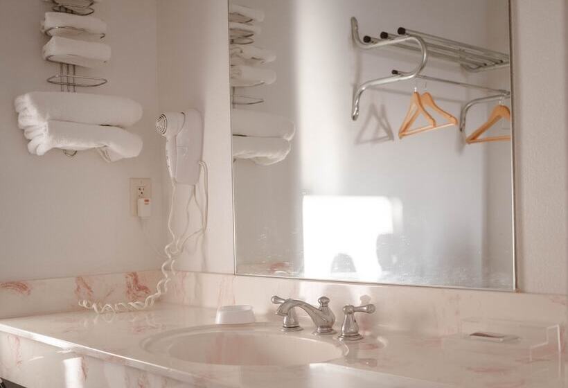 فندق على الطريق Haysville Express Inn