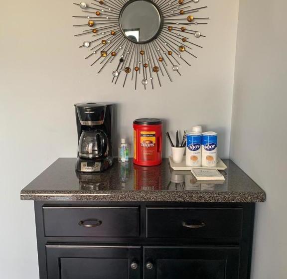 汽车旅馆  Journey Inn Marion