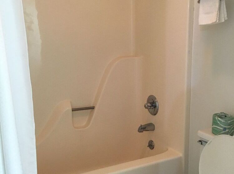 فندق على الطريق Lexington Inn