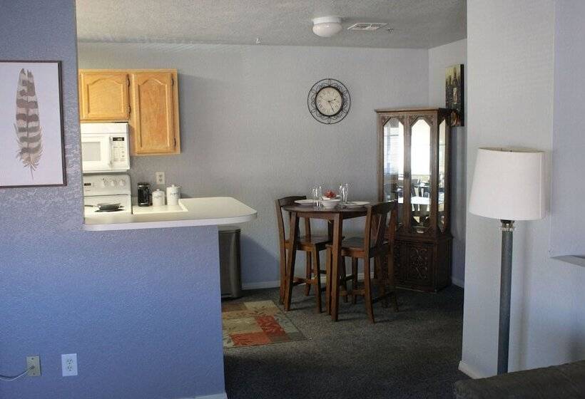 فندق على الطريق Lodge On The River