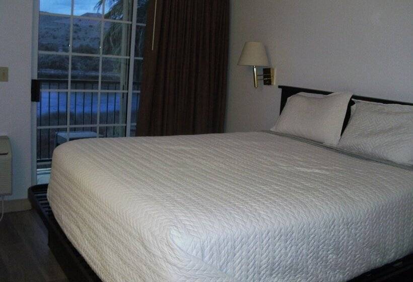 فندق على الطريق Lodge On The River