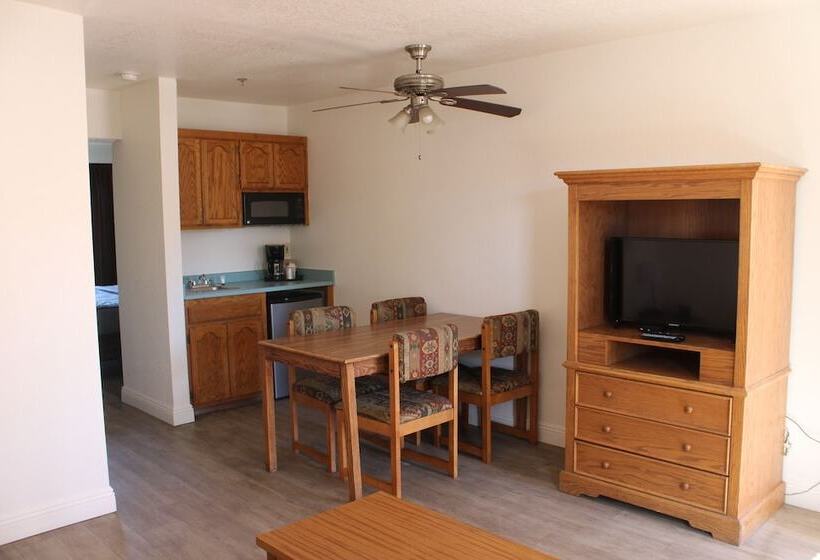 فندق على الطريق Lodge On The River