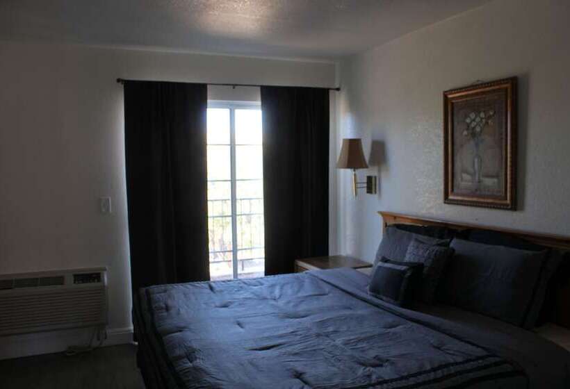 فندق على الطريق Lodge On The River