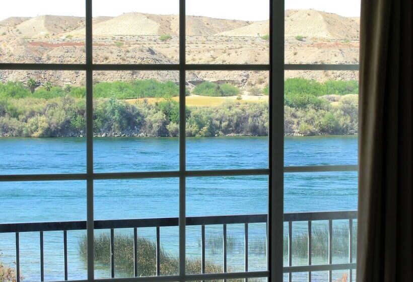 فندق على الطريق Lodge On The River