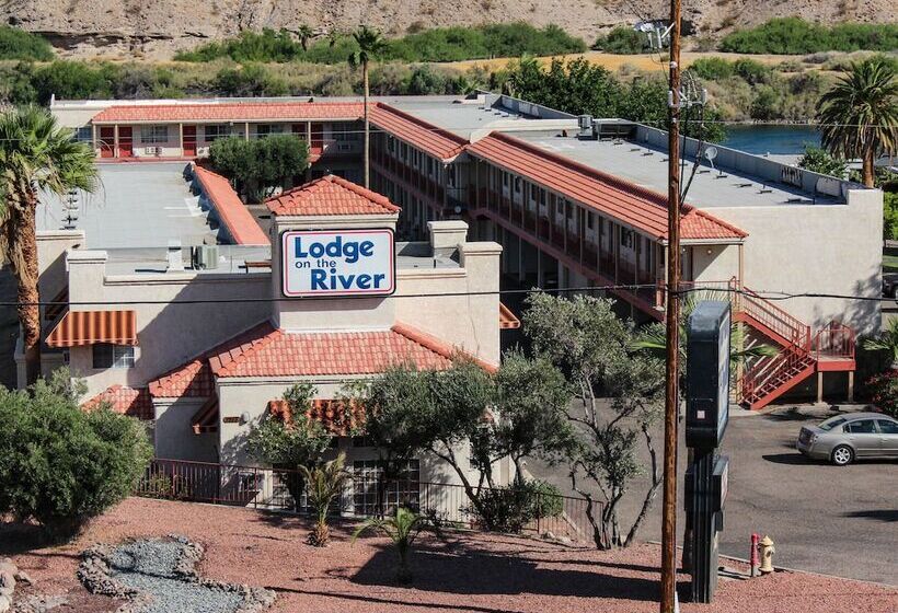 فندق على الطريق Lodge On The River