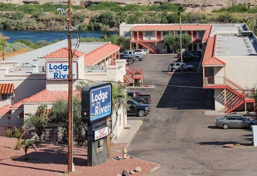 فندق على الطريق Lodge On The River