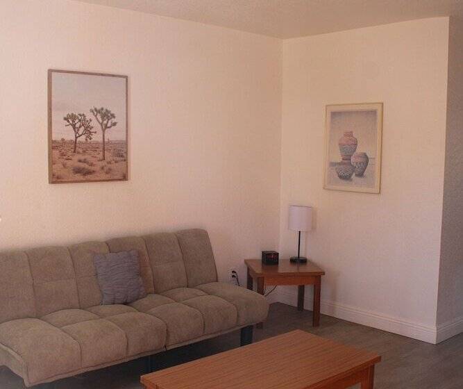 فندق على الطريق Lodge On The River