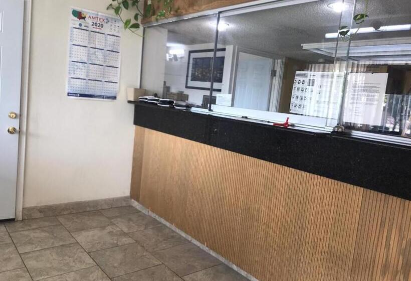 모텔 Lone Star Inn