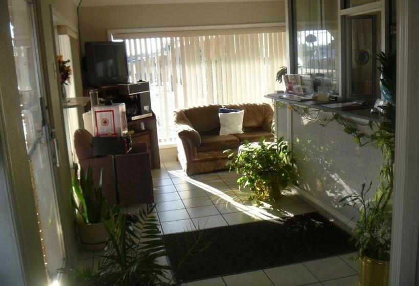 فندق على الطريق Relax Inn Benton