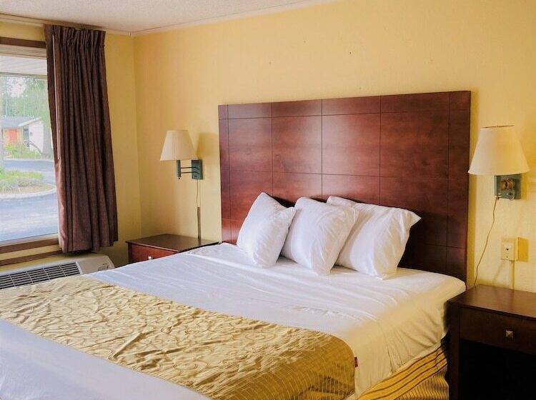 فندق على الطريق River Side Inn