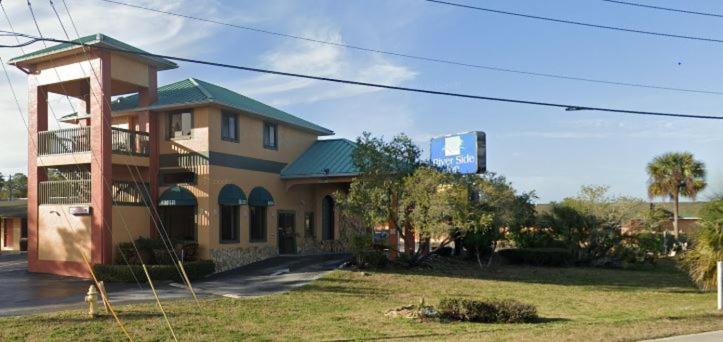 モーテル River Side Inn