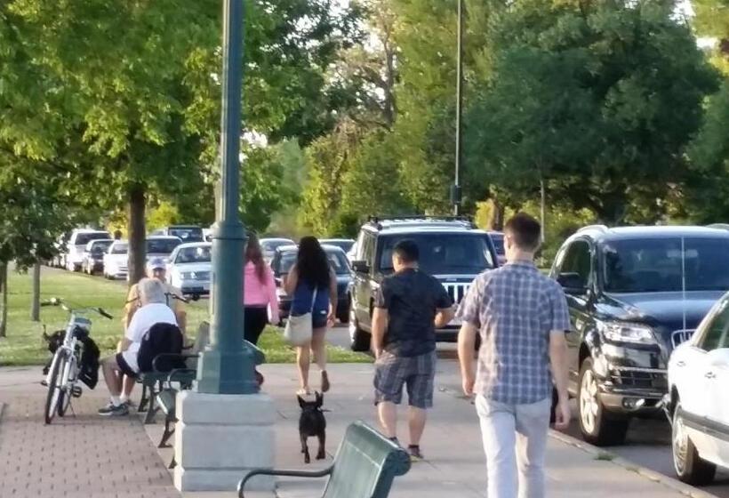 فندق على الطريق Rodeway Inn