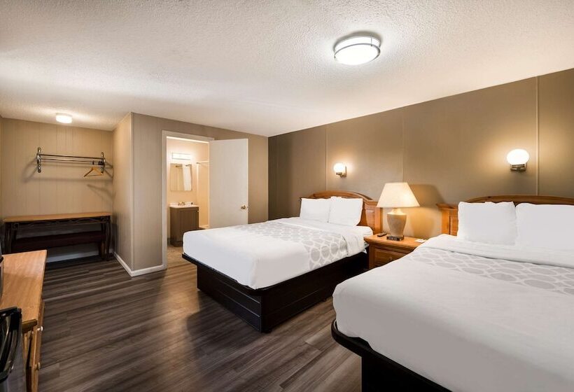 فندق على الطريق Rodeway Inn