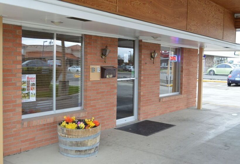 فندق على الطريق Skyline Motor Inn