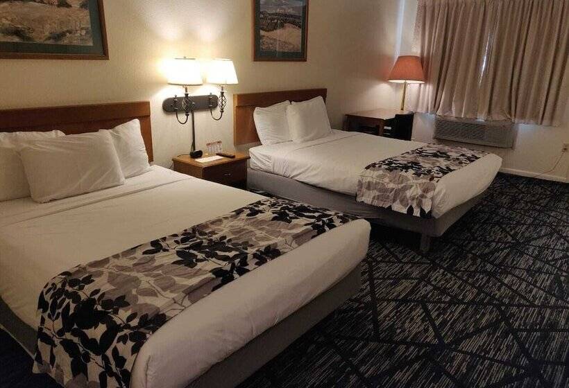 فندق على الطريق Skyline Motor Inn