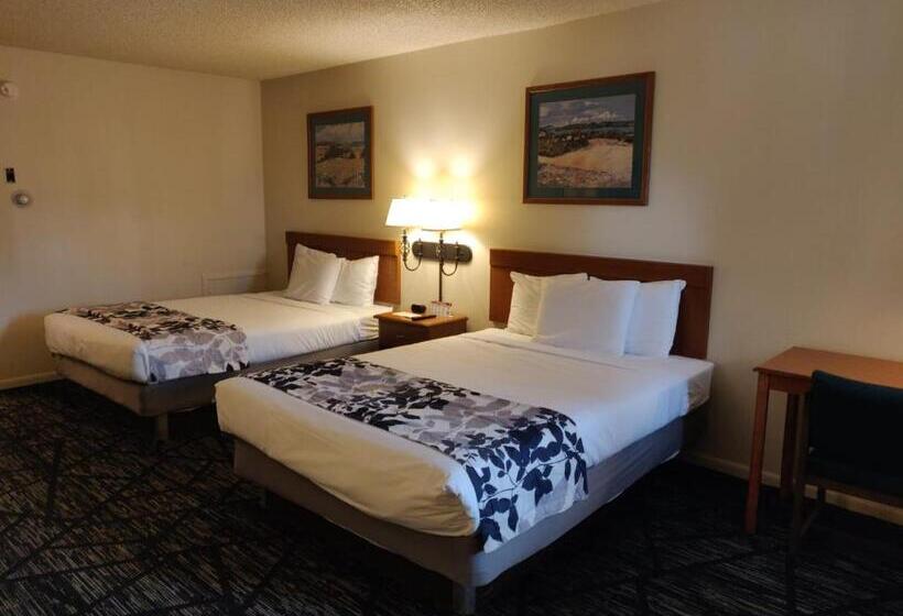 فندق على الطريق Skyline Motor Inn