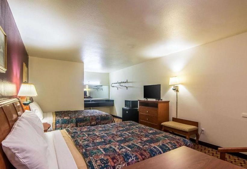 מוטל Rodeway Inn