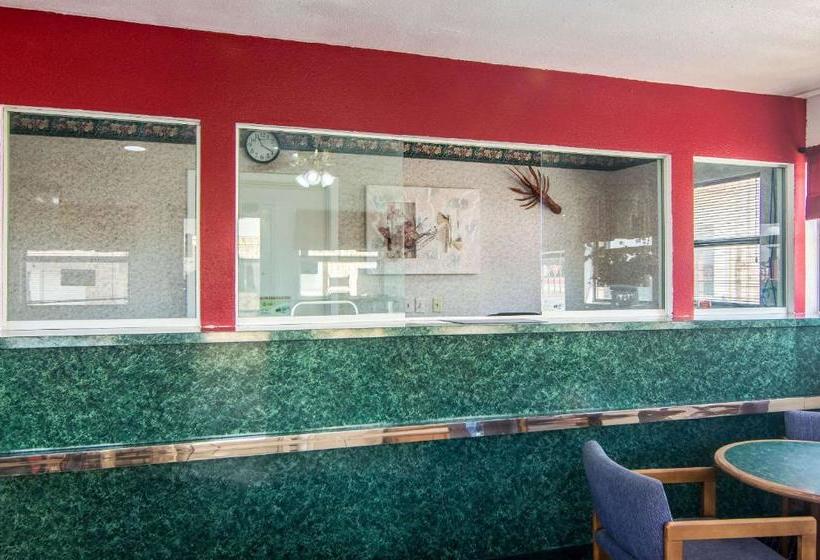 فندق على الطريق Rodeway Inn