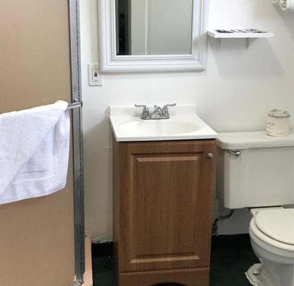 מוטל Thunderchief Inn