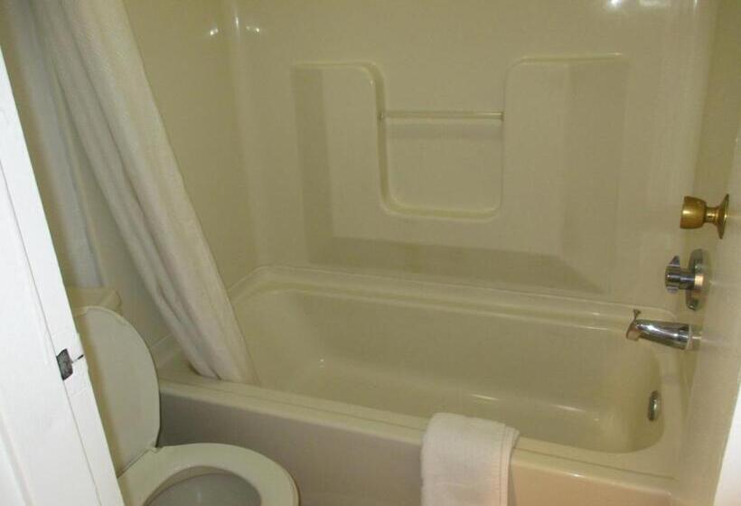 فندق على الطريق Travel Inn & Suites