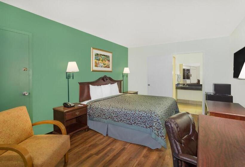فندق على الطريق Travelodge By Wyndham Fort Myers North