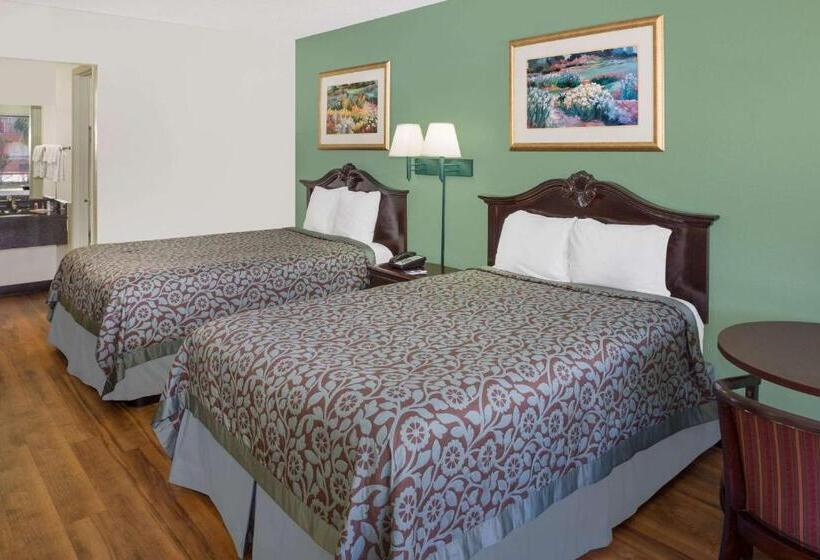 فندق على الطريق Travelodge By Wyndham Fort Myers North