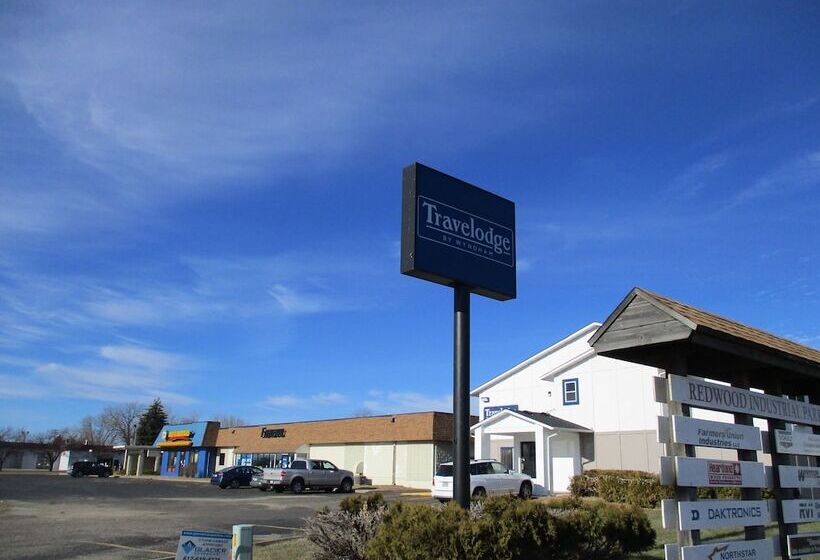 فندق على الطريق Travelodge By Wyndham Redwood Falls