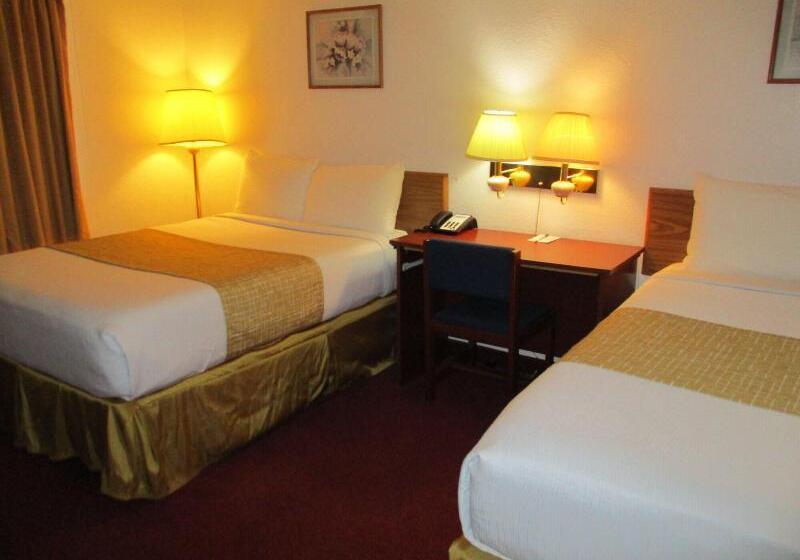 فندق على الطريق Travelodge By Wyndham Redwood Falls