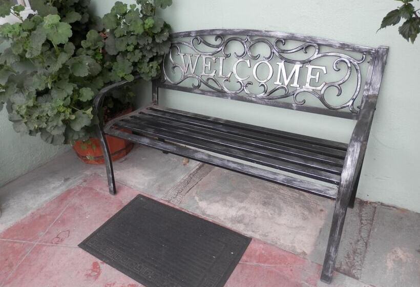 فندق على الطريق Villa Franca Inn