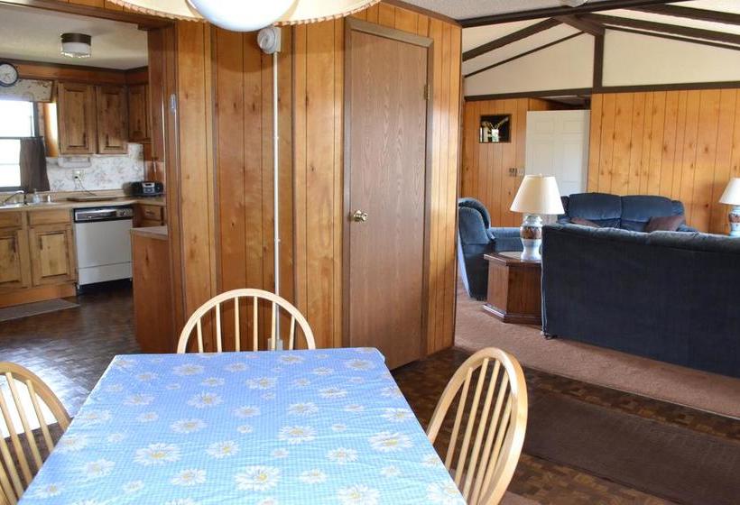 فندق على الطريق White Eagle Inn