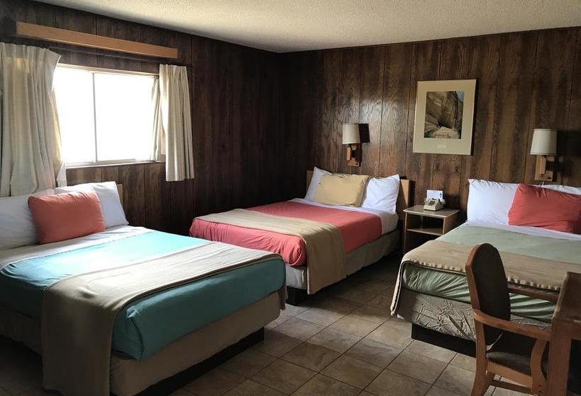 فندق على الطريق White Eagle Inn