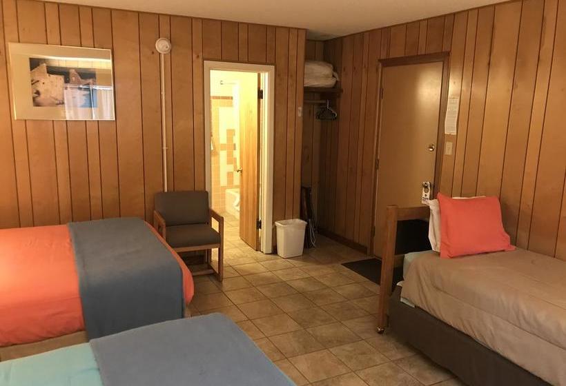 فندق على الطريق White Eagle Inn