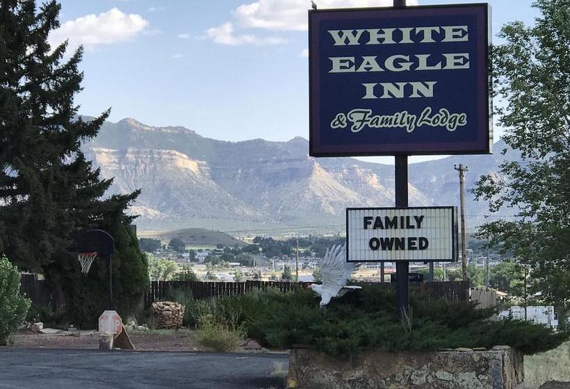 فندق على الطريق White Eagle Inn