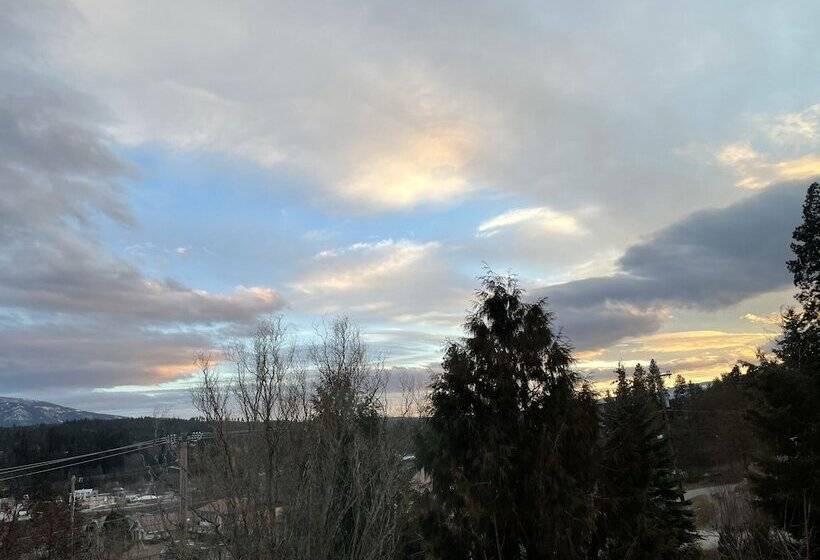 Резиденция Northside School Bed & Breakfast