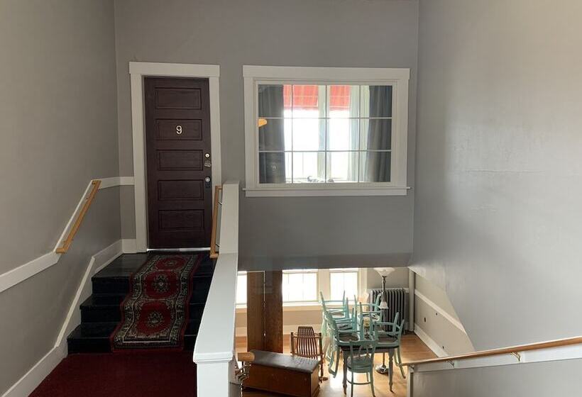 Резиденция Northside School Bed & Breakfast