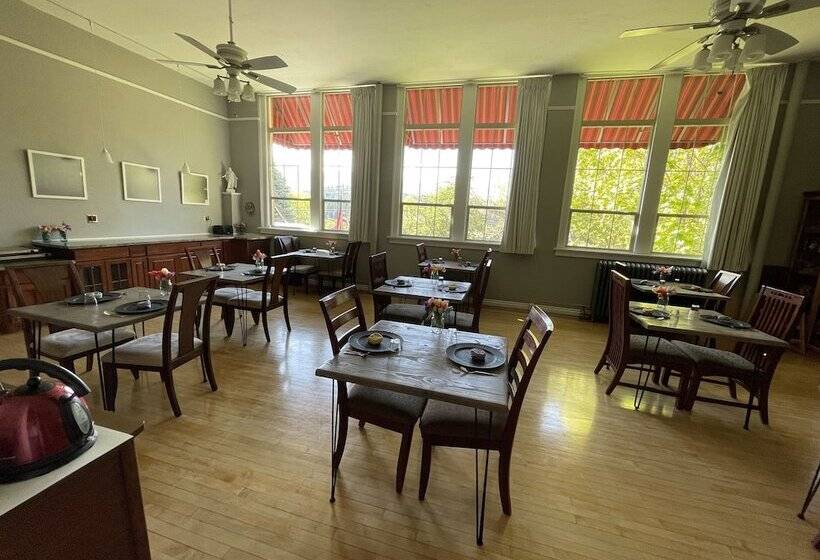 Резиденция Northside School Bed & Breakfast