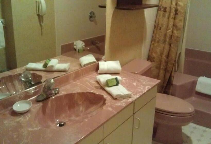 منتجع Roosevelt Inn & Suites Saratoga Springs