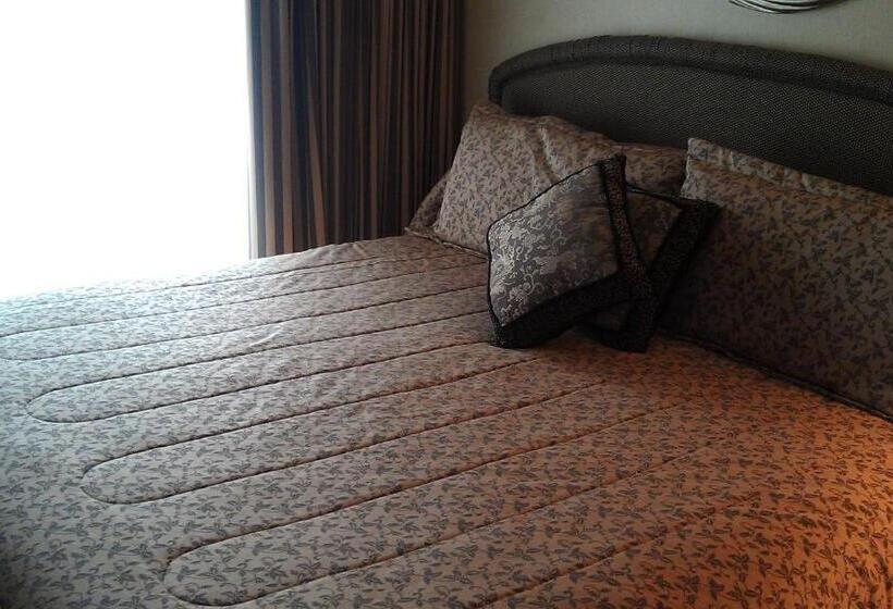 استراحتگاه Roosevelt Inn & Suites Saratoga Springs