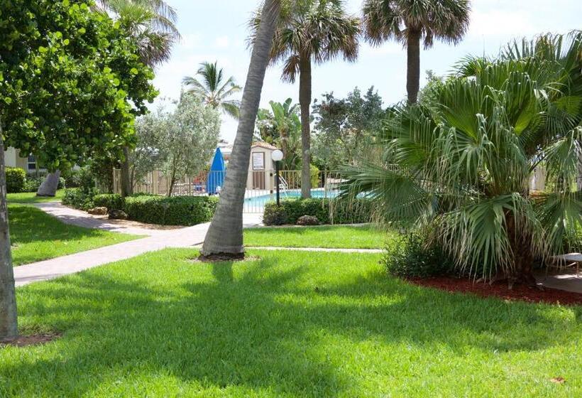 منتجع Royal Flamingo Villas