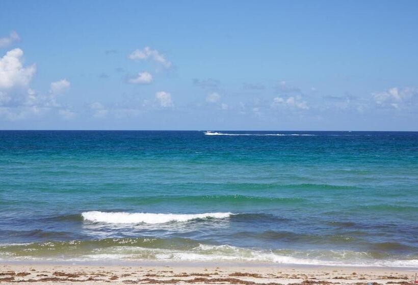 منتجع Royal Flamingo Villas