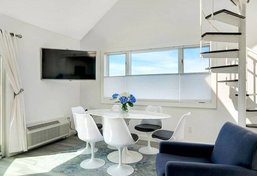 منتجع Windward Shores