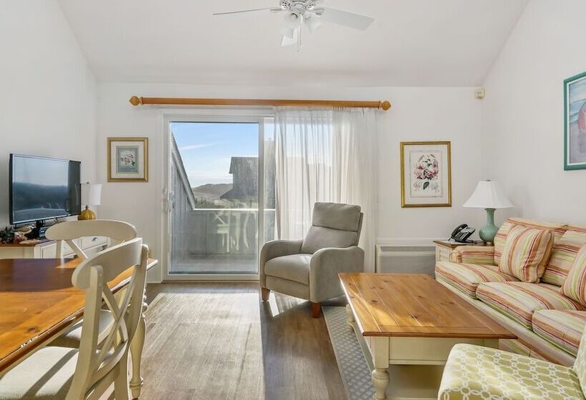 منتجع Windward Shores