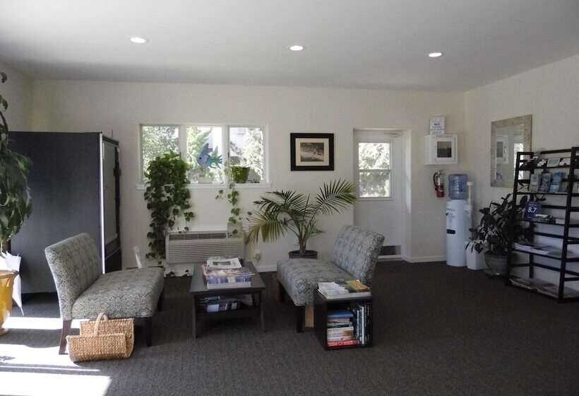 منتجع Windward Shores