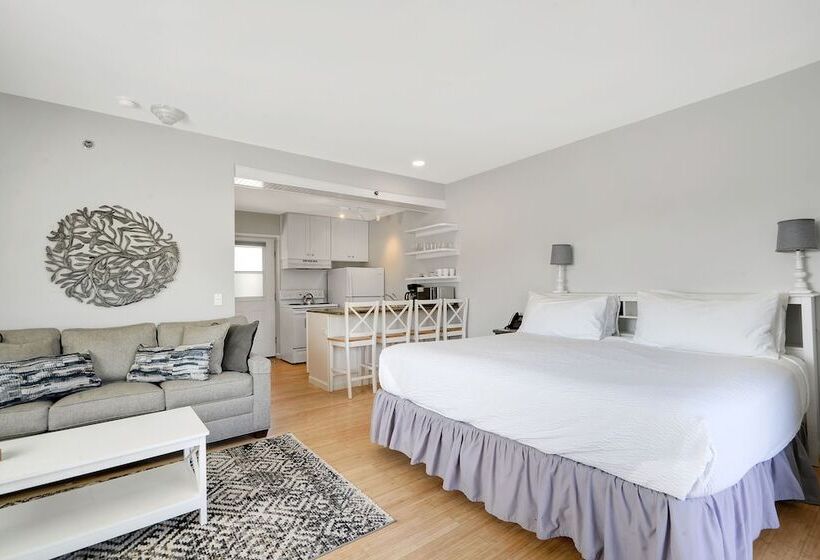 منتجع Windward Shores