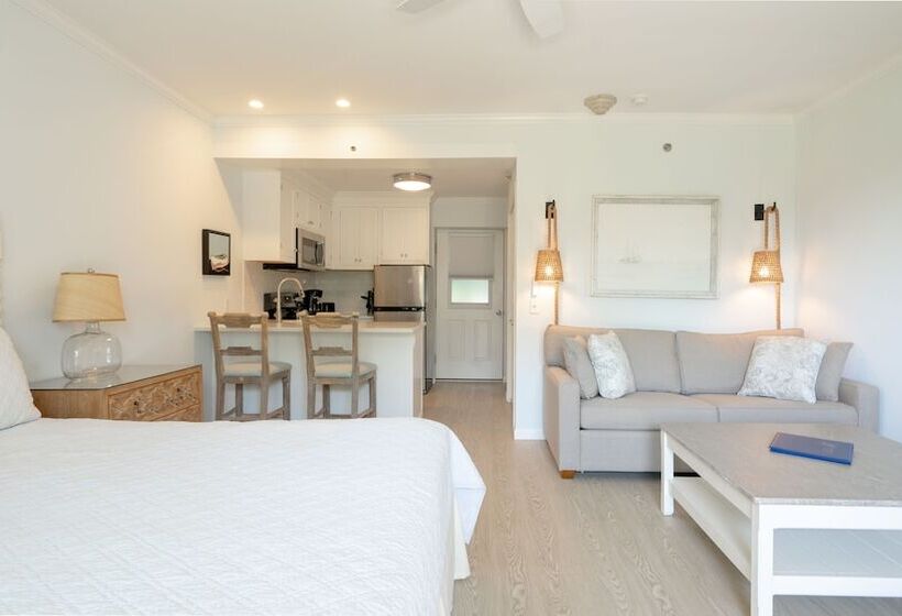 منتجع Windward Shores