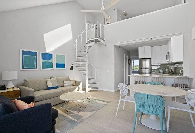 منتجع Windward Shores