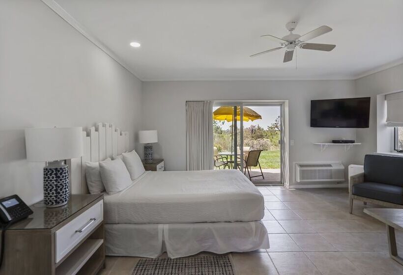 منتجع Windward Shores