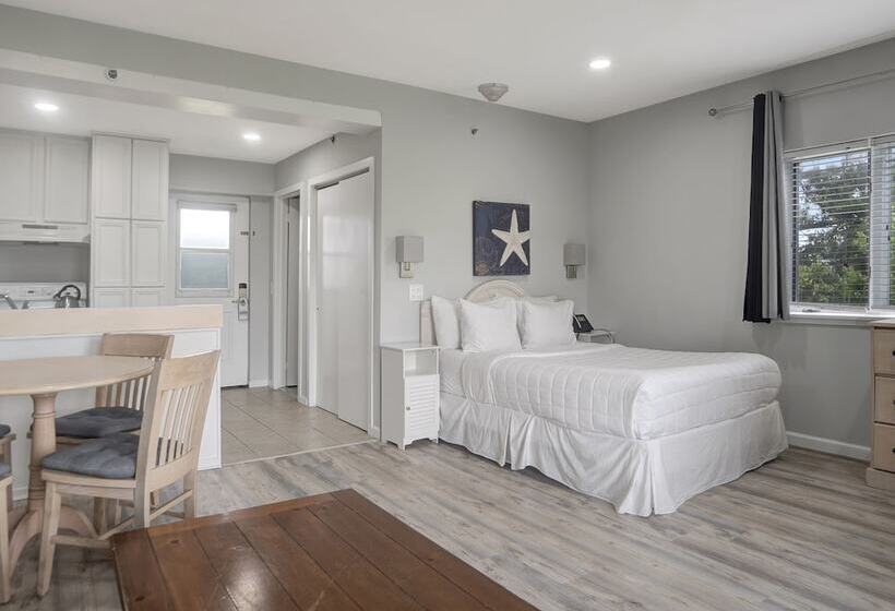 منتجع Windward Shores