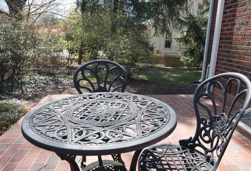 Stafford House Bed & Breakfast